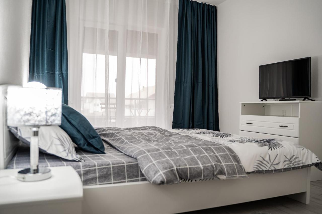Modern Apartment In Dumbravita Dumbravita  Экстерьер фото