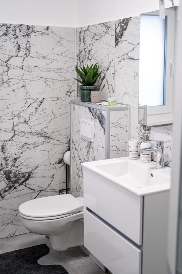 Modern Apartment In Dumbravita Dumbravita  Экстерьер фото